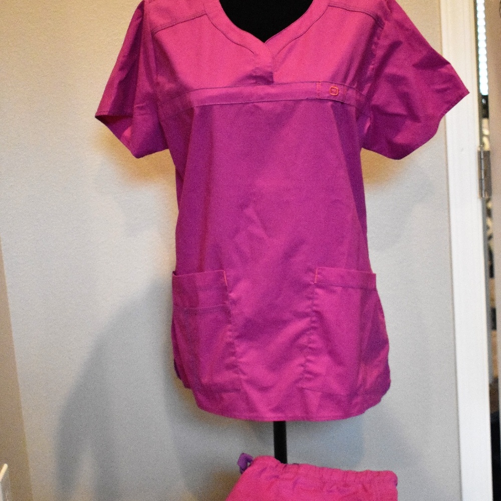 Scrub set